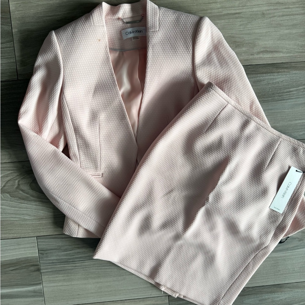 Calvin Klein Light Pink Textured Suit Set